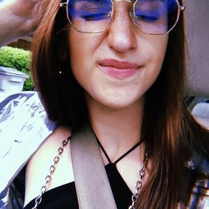 Meet your Posher, Olivia